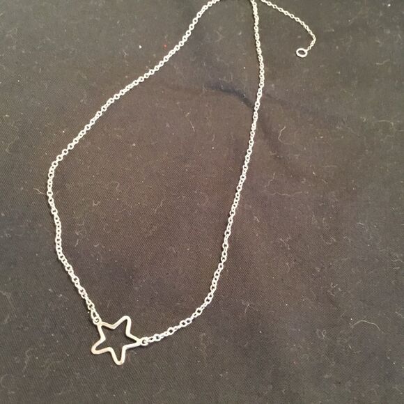 Adjustable Silvertone Open Star Necklace - Picture 1 of 3